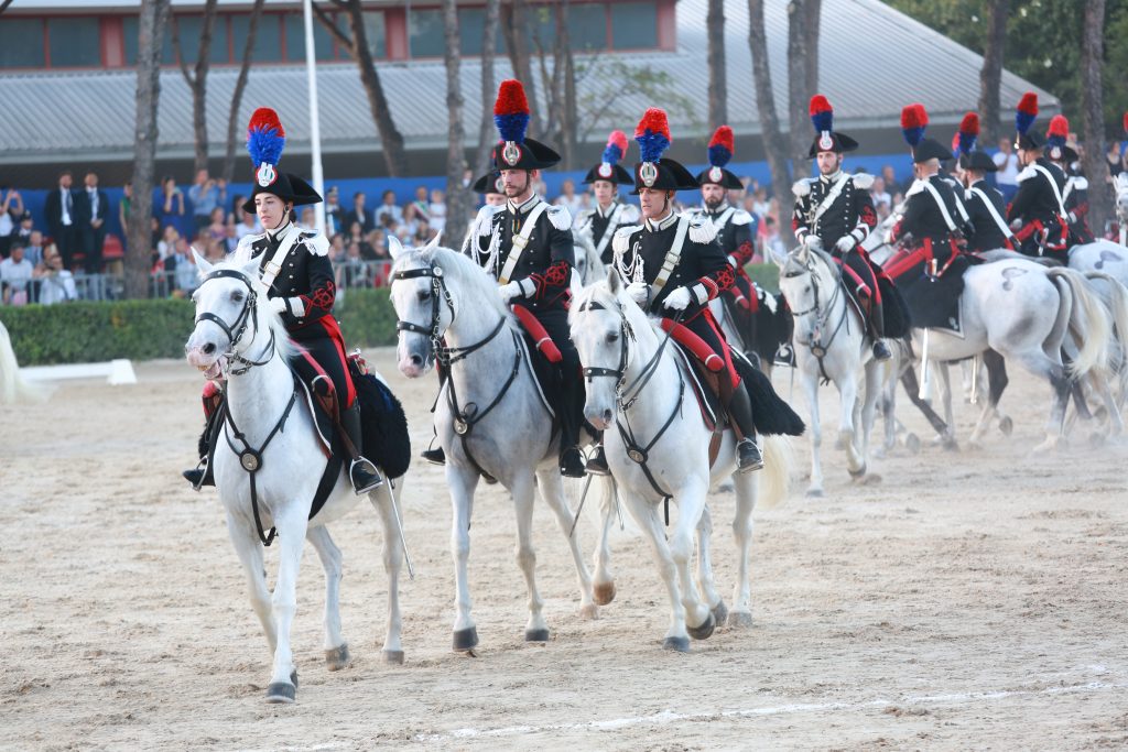 CARABINIERI: CELEBRATO PRESSO LA CASERMA "SALVO D'ACQUISTO" DI TOR DI ...